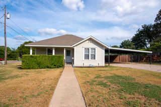 512 N Roberts Street, West, TX 76691