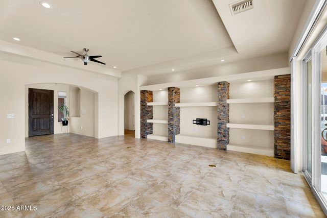 44305 N 1ST Drive, New River, AZ 85087