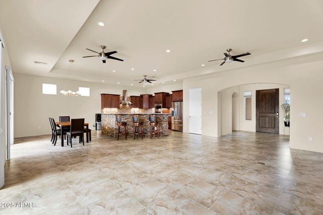 44305 N 1ST Drive, New River, AZ 85087