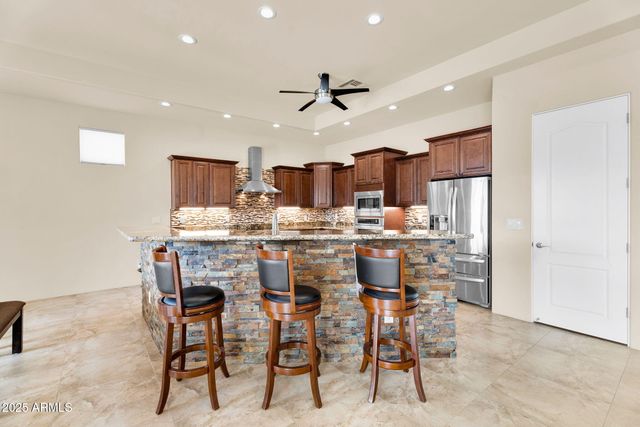 44305 N 1ST Drive, New River, AZ 85087