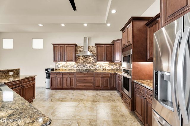 44305 N 1ST Drive, New River, AZ 85087