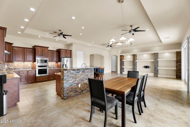 44305 N 1ST Drive, New River, AZ 85087