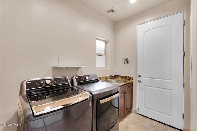 44305 N 1ST Drive, New River, AZ 85087