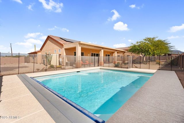 44305 N 1ST Drive, New River, AZ 85087