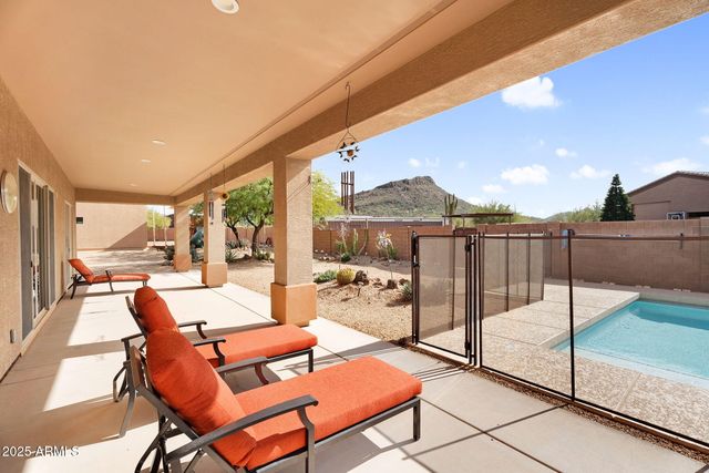 44305 N 1ST Drive, New River, AZ 85087