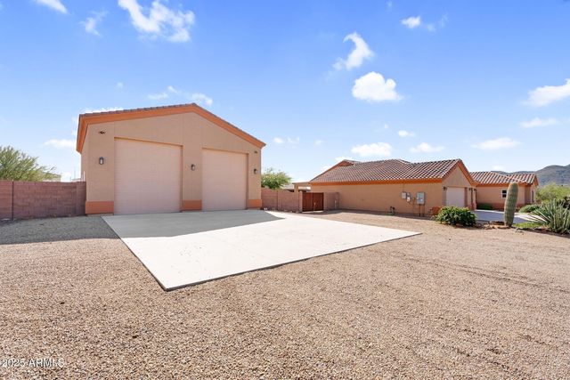 44305 N 1ST Drive, New River, AZ 85087
