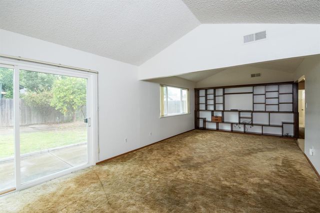 2905 Bateman Ln, Modesto, CA 95354