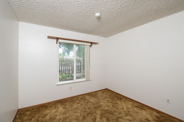 2905 Bateman Ln, Modesto, CA 95354