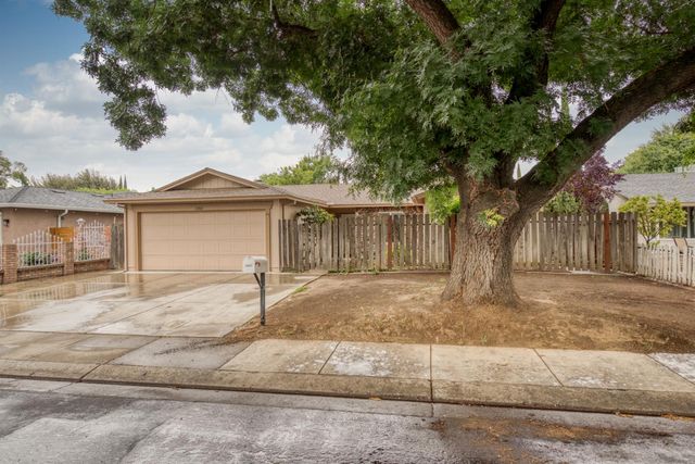 2905 Bateman Ln, Modesto, CA 95354
