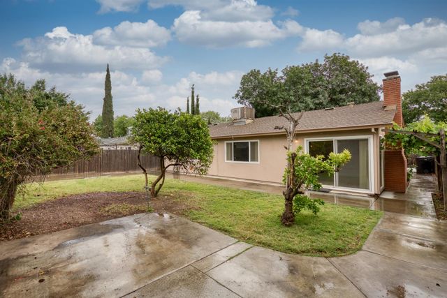 2905 Bateman Ln, Modesto, CA 95354