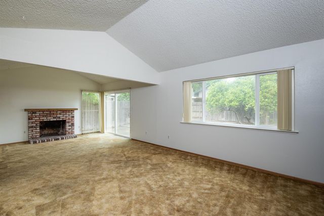 2905 Bateman Ln, Modesto, CA 95354