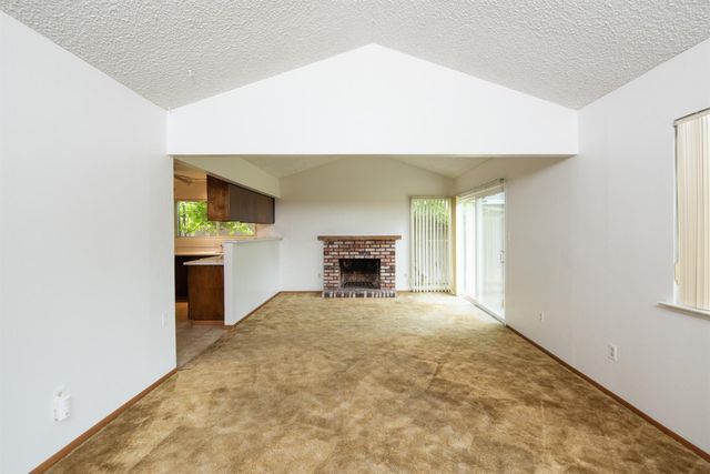 2905 Bateman Ln, Modesto, CA 95354