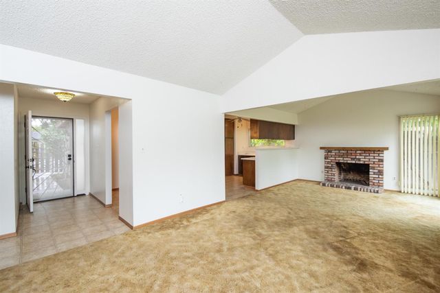2905 Bateman Ln, Modesto, CA 95354