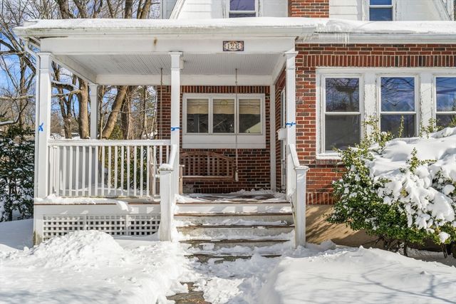 126 Beethoven Ave, Newton, MA 02468