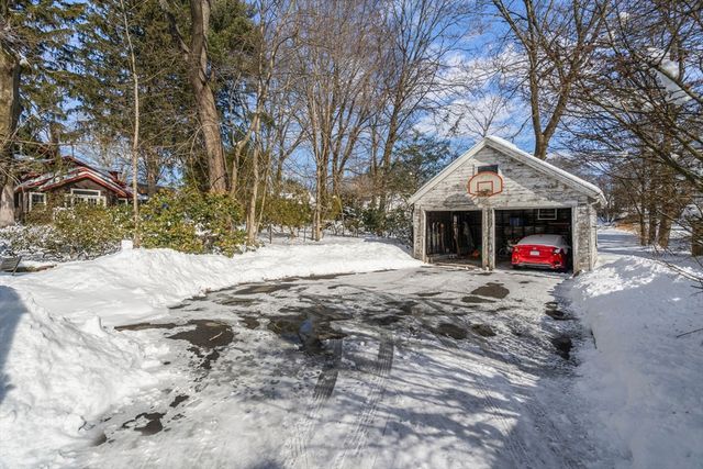 126 Beethoven Ave, Newton, MA 02468