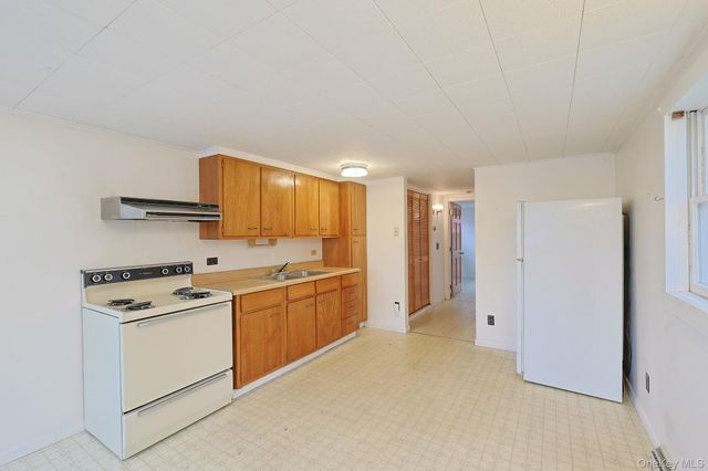 107 County Route 22, Johnson, NY 10933