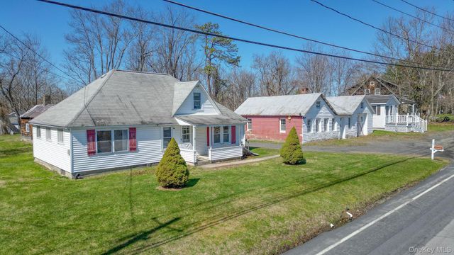 107 County Route 22, Johnson, NY 10933