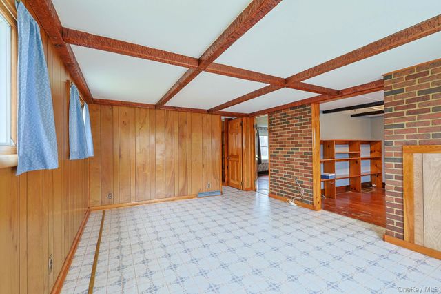 107 County Route 22, Johnson, NY 10933