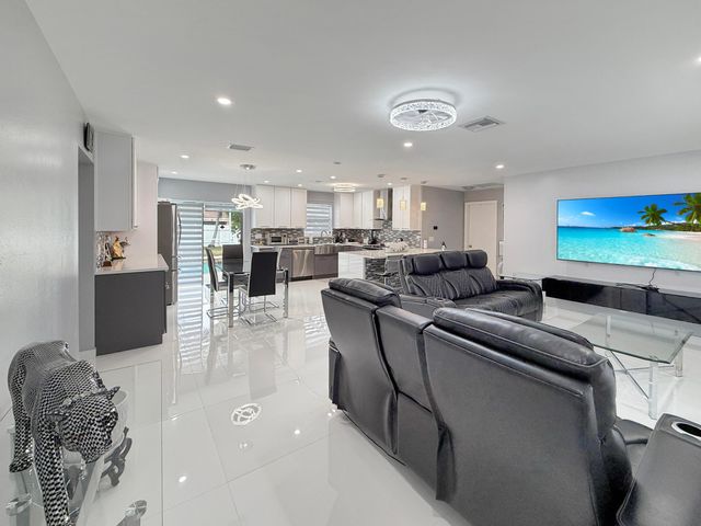 110 Bobwhite Road, Royal Palm Beach, FL 33411