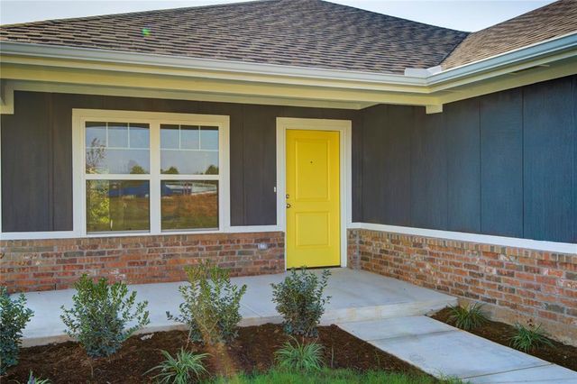 2813 Scissortail Boulevard, Chickasha, OK 73018