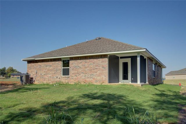 2813 Scissortail Boulevard, Chickasha, OK 73018