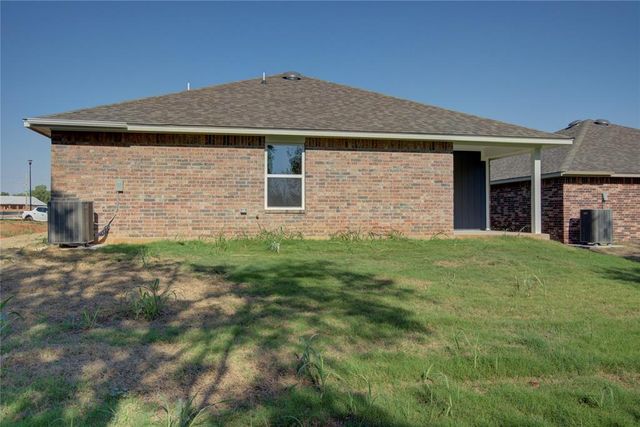 2813 Scissortail Boulevard, Chickasha, OK 73018