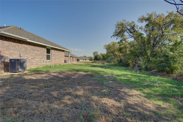 2813 Scissortail Boulevard, Chickasha, OK 73018