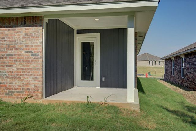 2813 Scissortail Boulevard, Chickasha, OK 73018