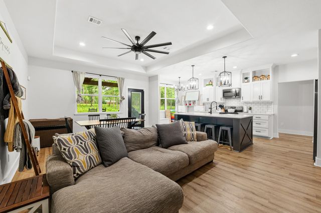 141 Summer Place, Livingston, TX 77351