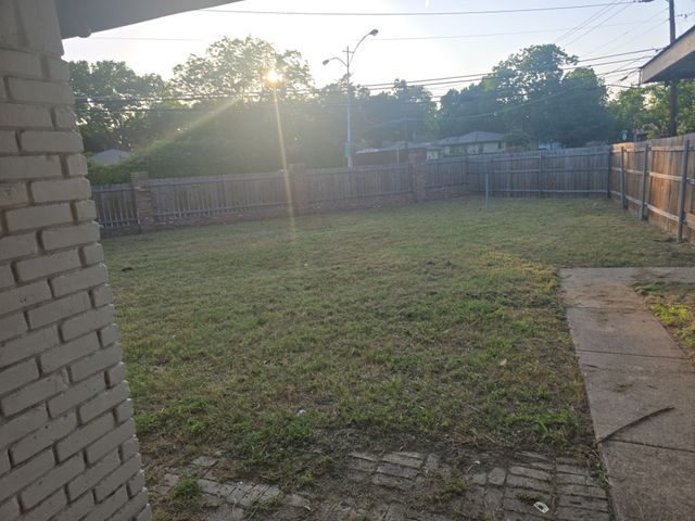 1663 Riverway Bend Circle, Dallas, TX 75217