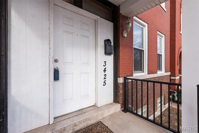 3425 Alberta, St Louis, MO 63118