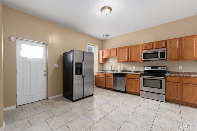 3425 Alberta, St Louis, MO 63118