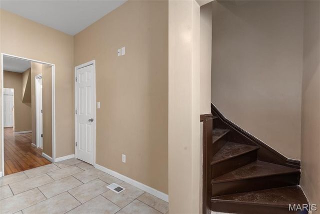 3425 Alberta, St Louis, MO 63118
