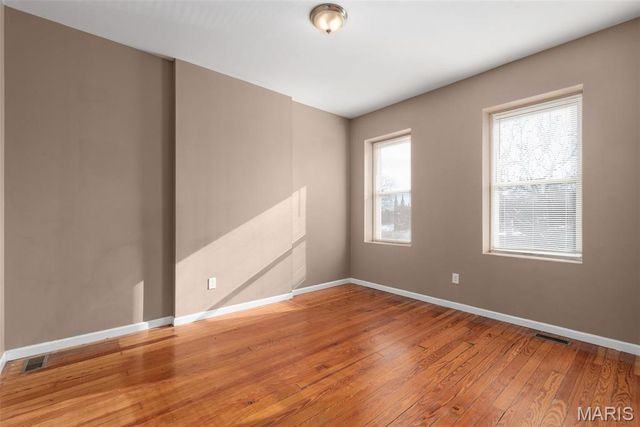 3425 Alberta, St Louis, MO 63118