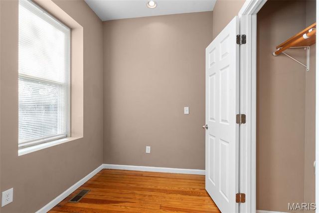 3425 Alberta, St Louis, MO 63118