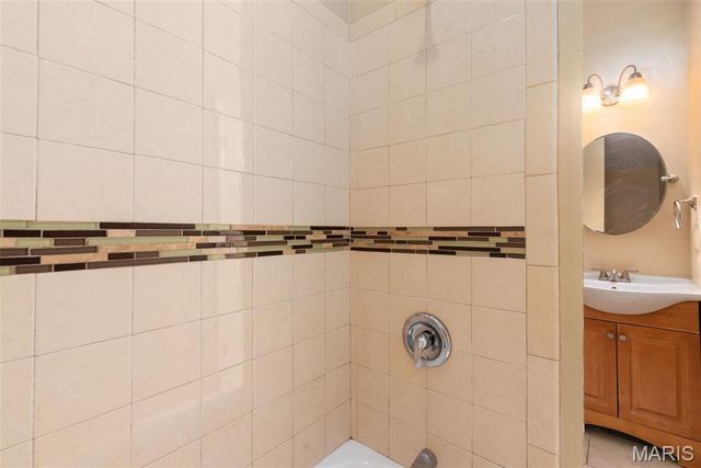 3425 Alberta, St Louis, MO 63118