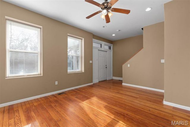3425 Alberta, St Louis, MO 63118