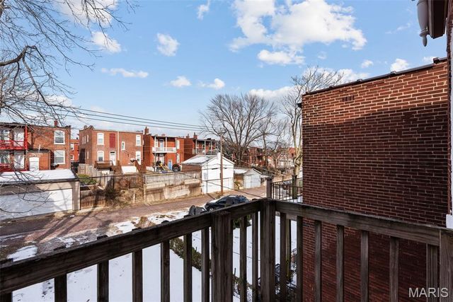 3425 Alberta, St Louis, MO 63118