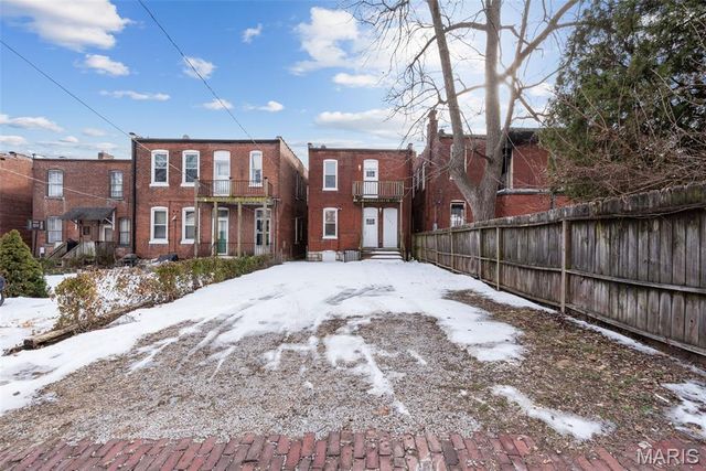 3425 Alberta, St Louis, MO 63118