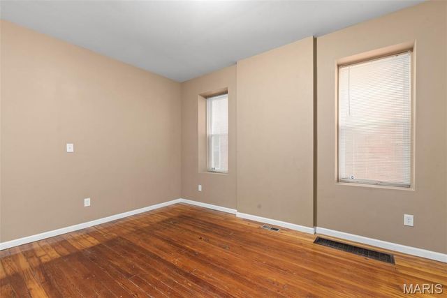 3425 Alberta, St Louis, MO 63118