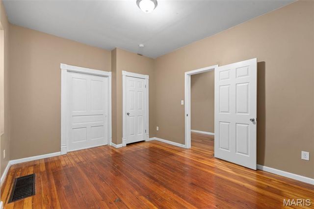3425 Alberta, St Louis, MO 63118