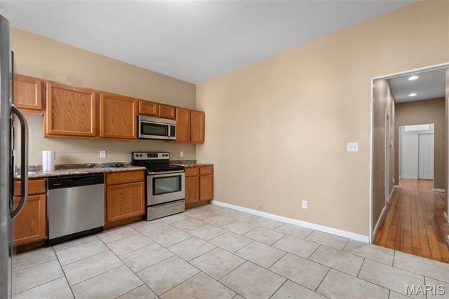 3425 Alberta, St Louis, MO 63118