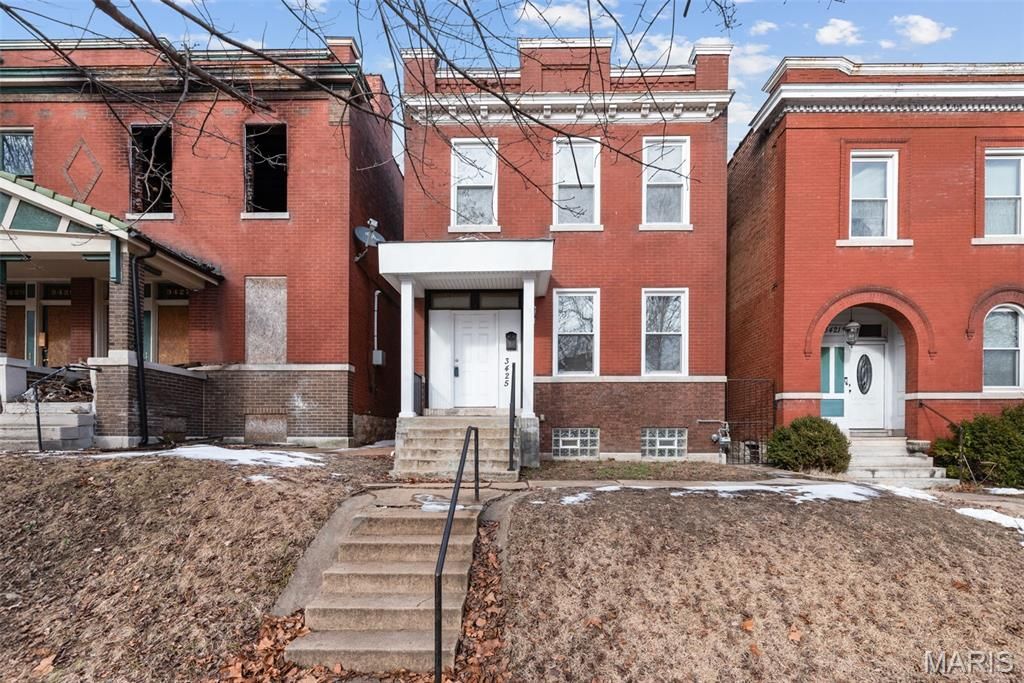 3425 Alberta, St Louis, MO 63118