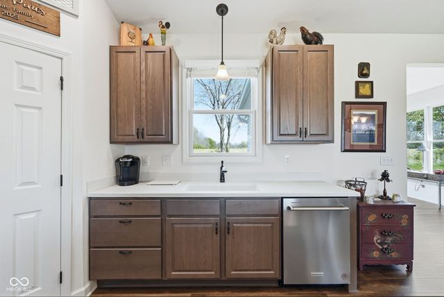1400 N Tk Way, Yorktown, IN 47396