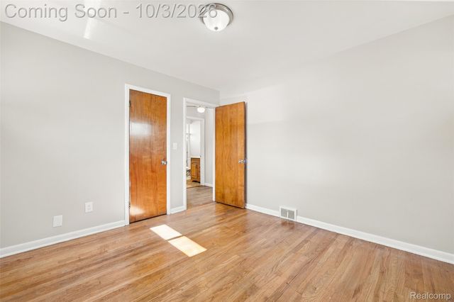 556 Henry Ruff Road, Garden City, MI 48135
