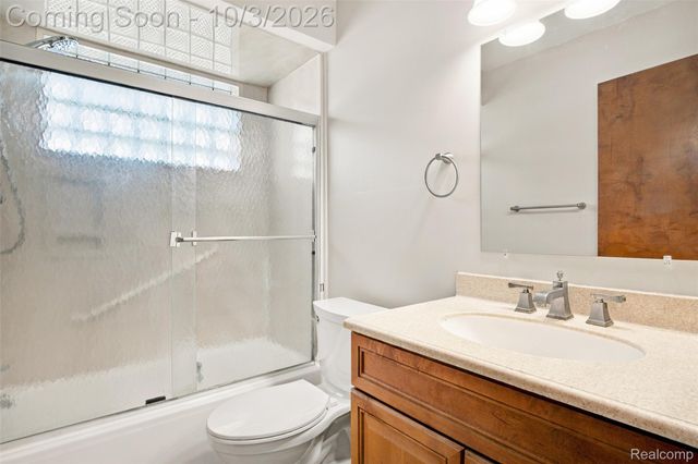 556 Henry Ruff Road, Garden City, MI 48135