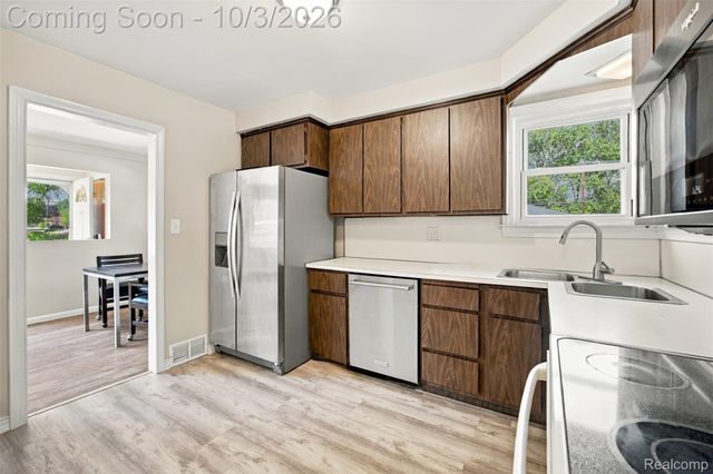 556 Henry Ruff Road, Garden City, MI 48135