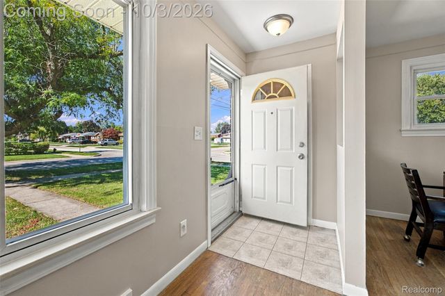 556 Henry Ruff Road, Garden City, MI 48135