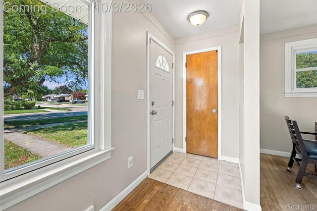 556 Henry Ruff Road, Garden City, MI 48135