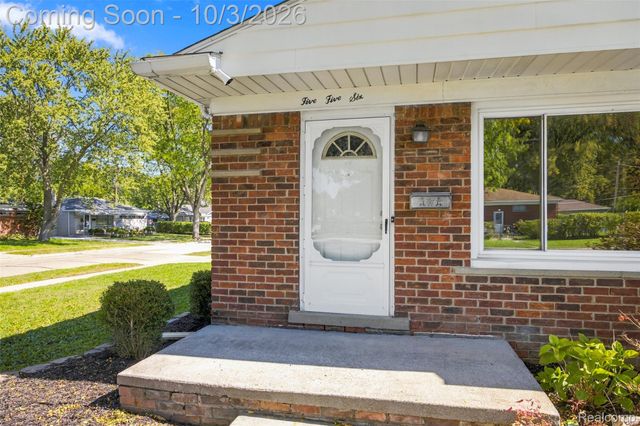 556 Henry Ruff Road, Garden City, MI 48135
